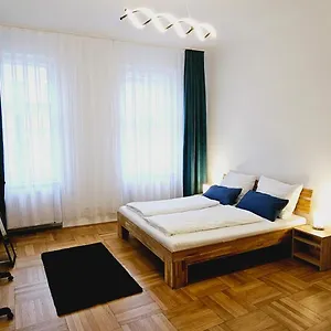 Royal - Opera Apartment